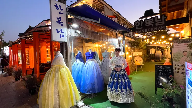 華燈初上回店換回衣服了