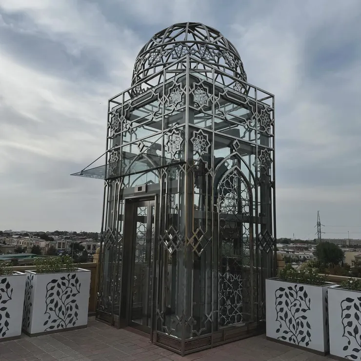 Hazrat Khizr Mosque 清真寺的美麗電梯