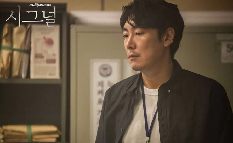 韓劇「信號」中的李材韓刑警，趙震雄飾演