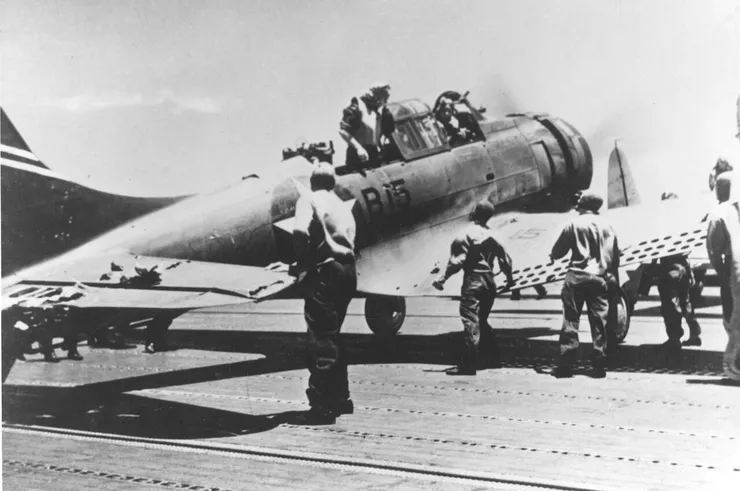 中途島戰役在攻擊加賀號之後,回歸約克城號的受損 SBD-3