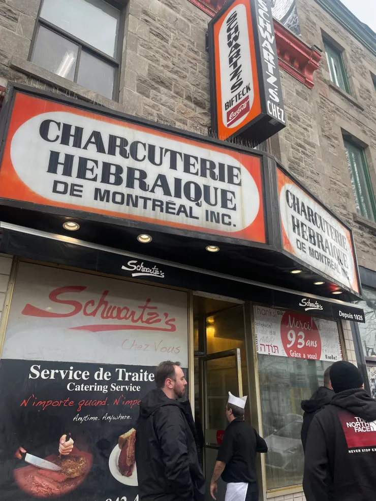 早上11點左右就大排長龍