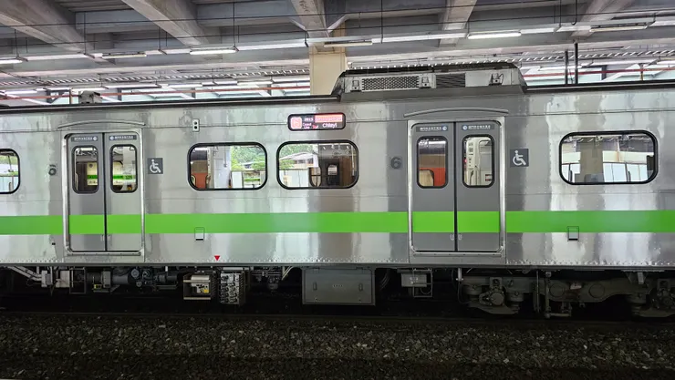 前往嘉義的區間快車也是由EMU900最美區間車擔綱演出!