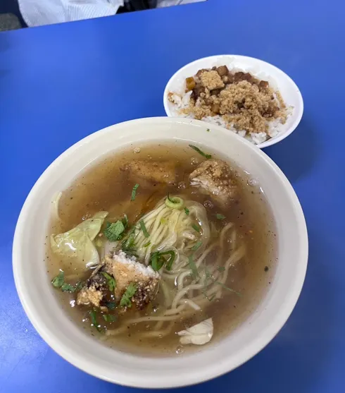 土魠魚羹麵(小) 60元、魚鬆肉燥飯(小)30元