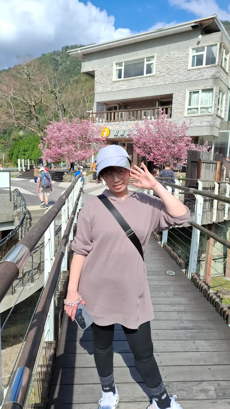 遊客中心旁的櫻花盛開中