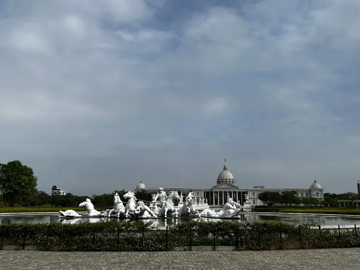 白天的阿波羅噴泉