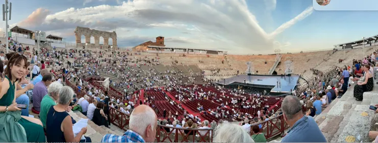 維羅納歌劇院（在競技場中）