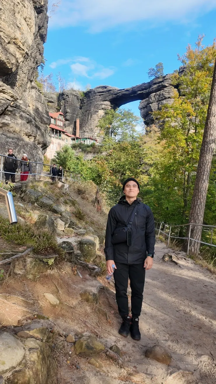 公園裡著名的石拱門