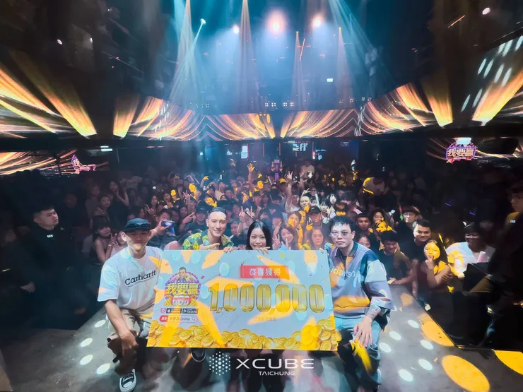 此次共有兩位幸運民眾會員免費奪得「百萬金幣大放送抽獎」。富徠科技/提供