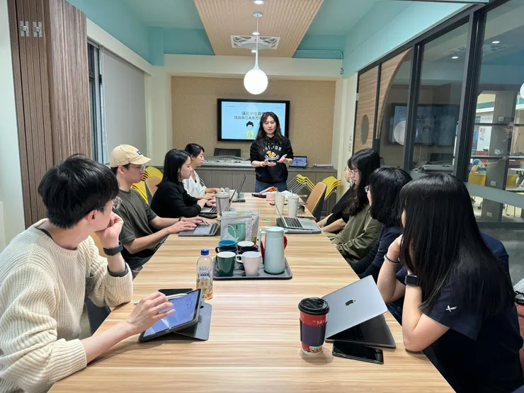 均一 LearnPal 到數位實驗中學與老師們交流