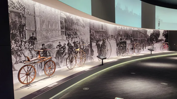 時光迴廊；你可以看到過去、現代與未來。