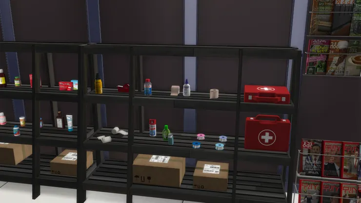 我盡量分了類,外用的例如繃帶、噴劑、防蚊液放在這邊。