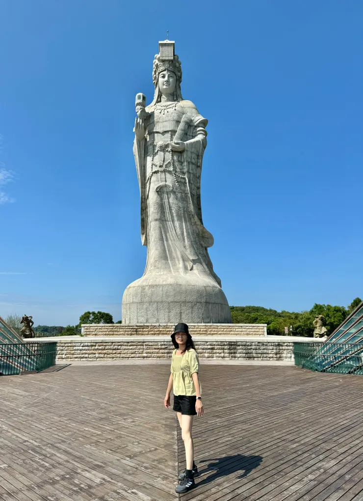 媽祖巨神像