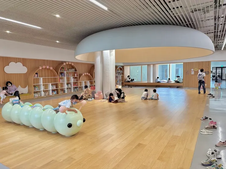 地下一樓一整層都是兒童專區，完全不用怕吵到其他人