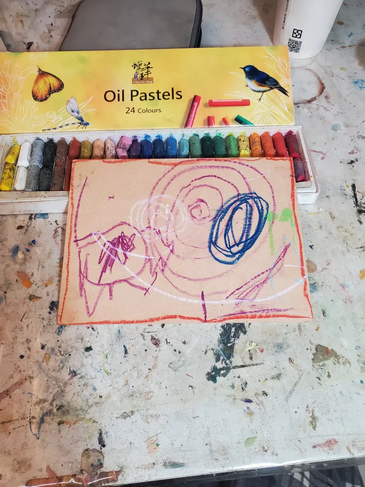 這是她覺得畫壞，不想繼續的，兩面都畫了，後來我把它帶回來