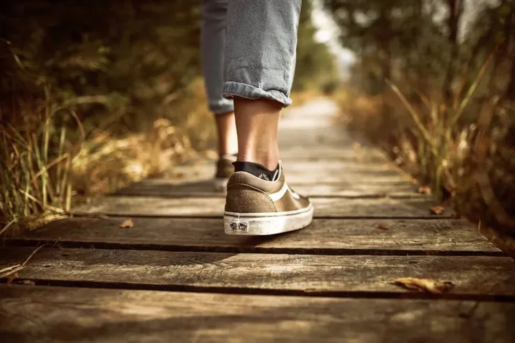 現代人生活壓力大，需要找一個喘息的空間出走。（圖片來源：pexels）