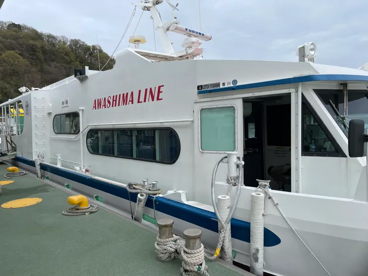 這是前往粟島的小型船