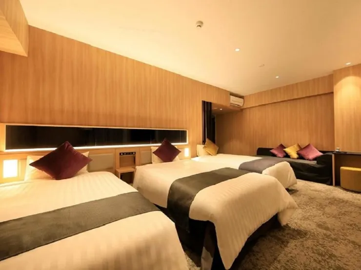 福岡天神昆泰莎漫畫書飯店  (Quintessa Hotel Fukuoka Tenjin Comic and Books)