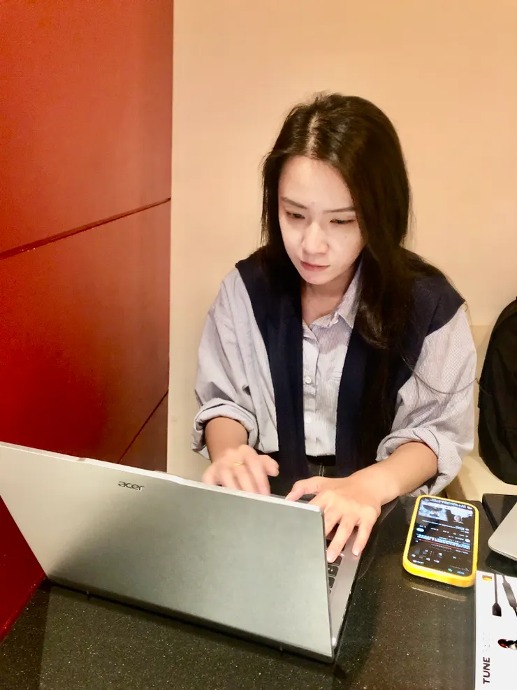 拍完這張照片之後，原本以為她會不高興，沒想到她卻說，這張拍的不錯喔！