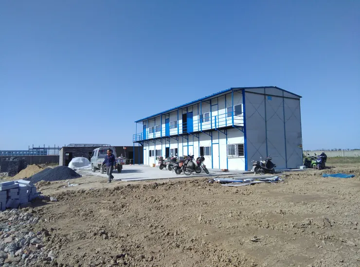 搭建工寮(自拍)