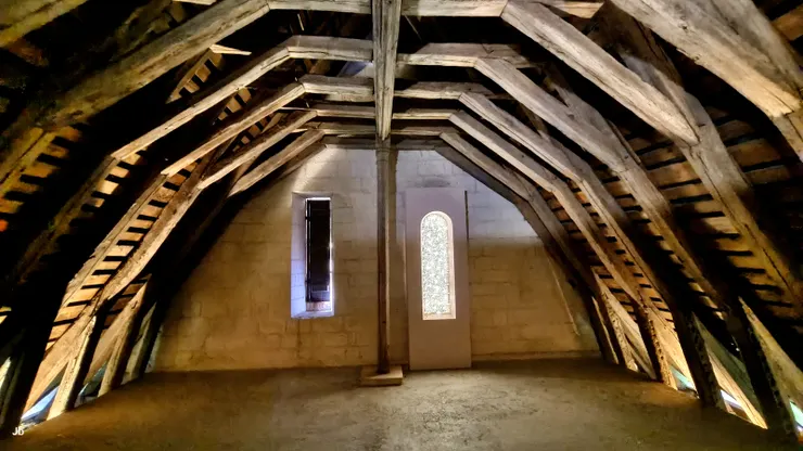 【詩人龍薩寄居多年並在此長眠 他的住宅幸得保全變成博物館！參觀龍薩故居，這是最上層的閣樓。】