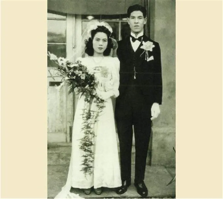 1949年，前總統李登輝與曾文惠結婚，攝於溫州街52巷10號宿舍前