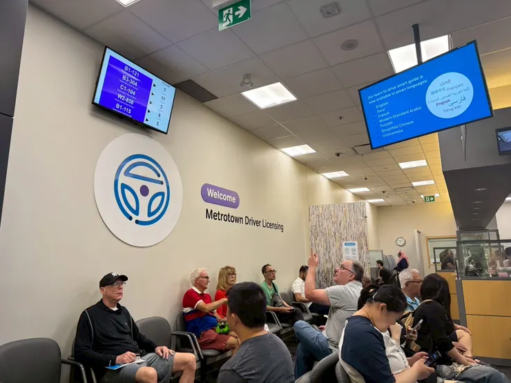 抽完號碼牌後就可以排隊等叫號啦