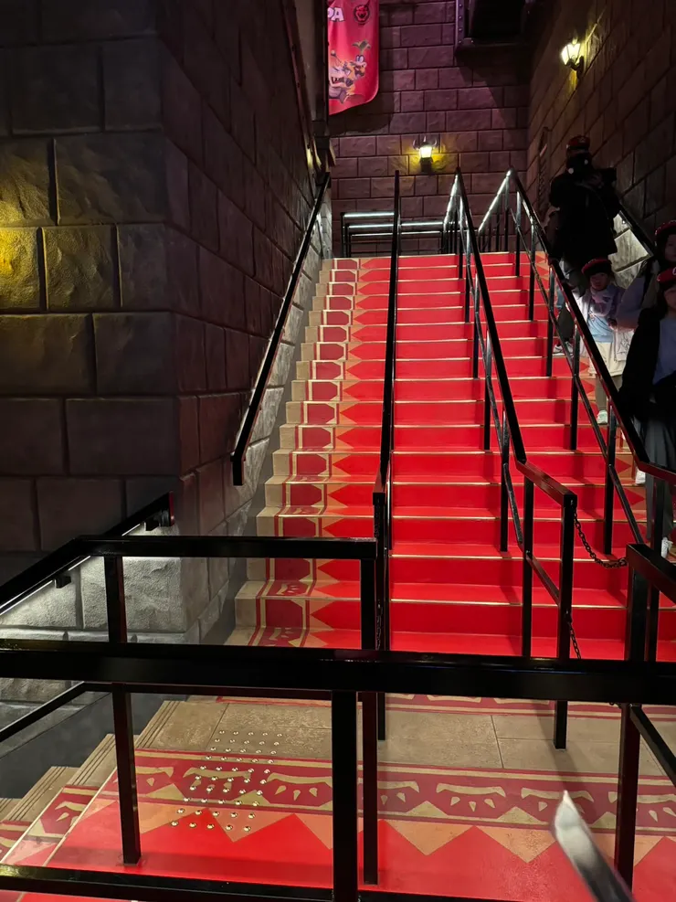 左邊下去就準備上車囉！