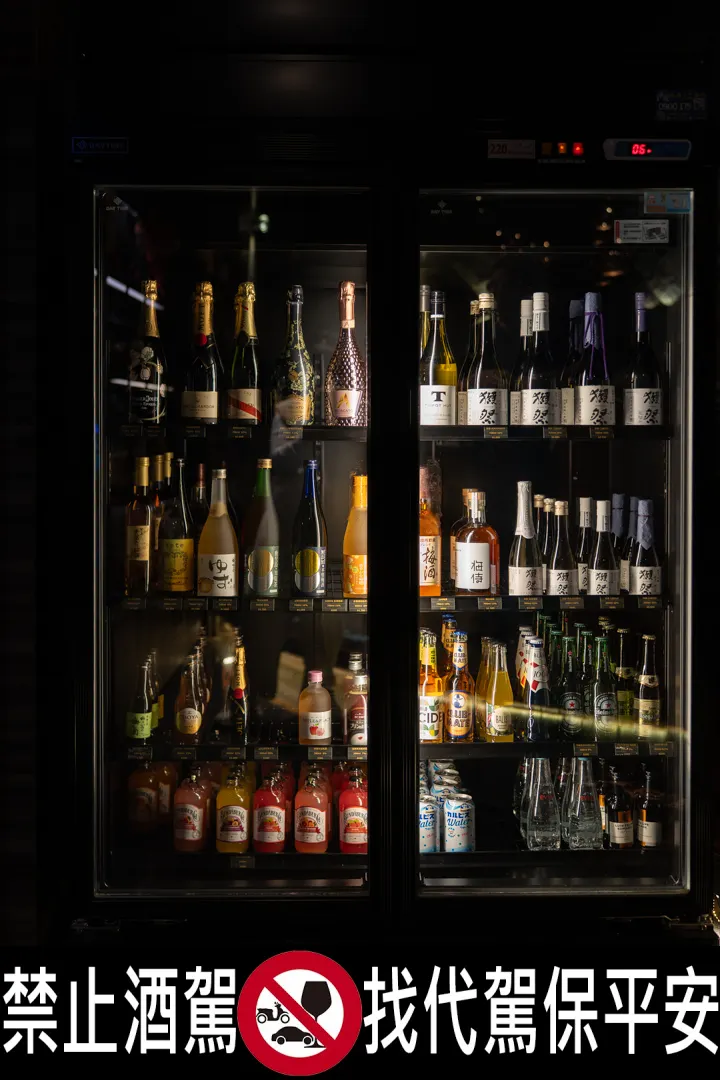 [高雄左營火鍋餐廳]銅花精緻涮涮鍋，火鍋界的LV！整隻龍蝦與A5和牛的奢華約會，專人桌邊服務，左營約會餐廳推薦，附最新菜單