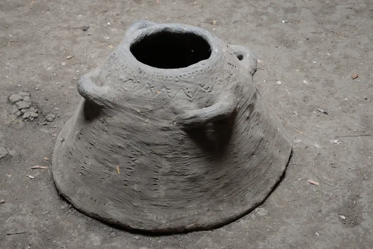 夜間取暖用的地爐。