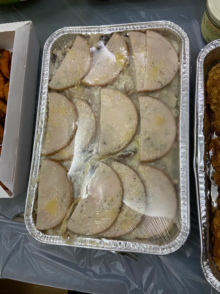 煙火雞扁意粉配松露卡邦尼汁