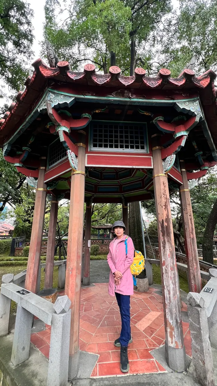 觀稼樓六角亭,地板也是六角形。