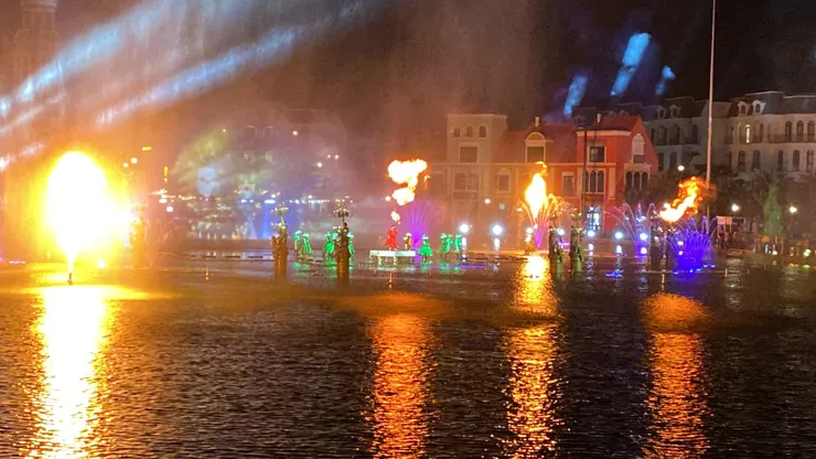 一樣會噴火的水舞