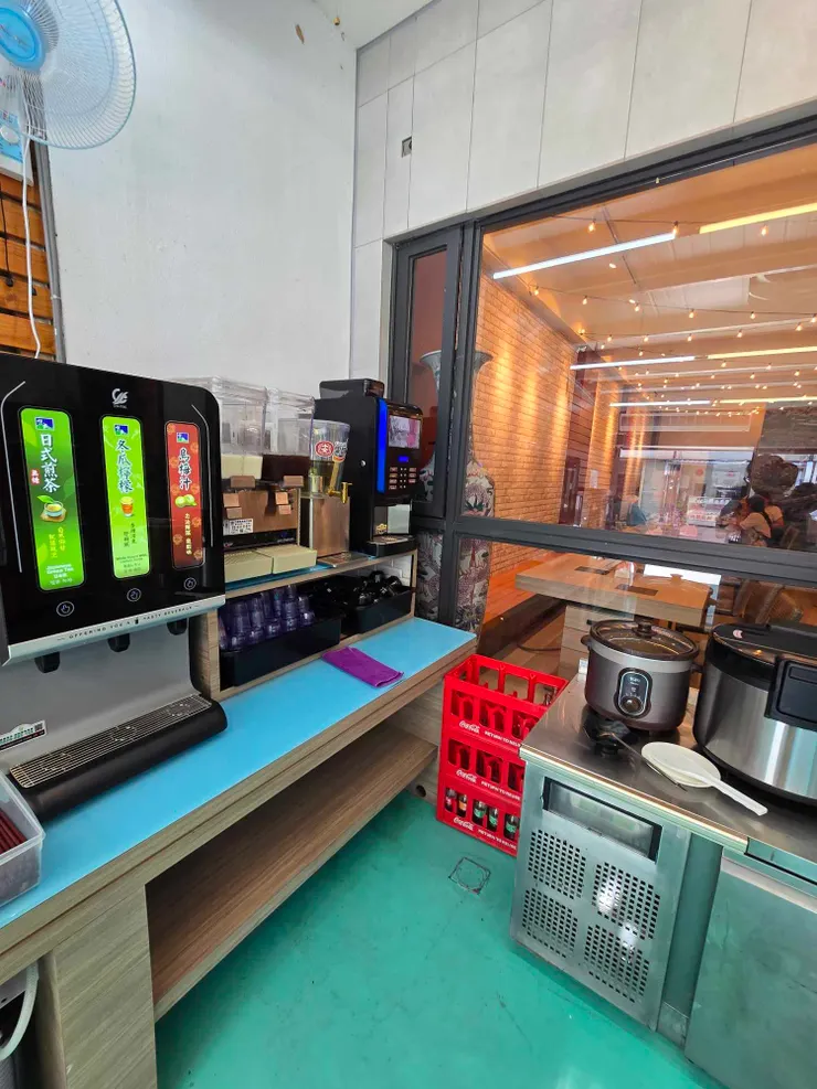 有提供無糖豆漿和古早味紅茶,可以自己混搭,算蠻少見的