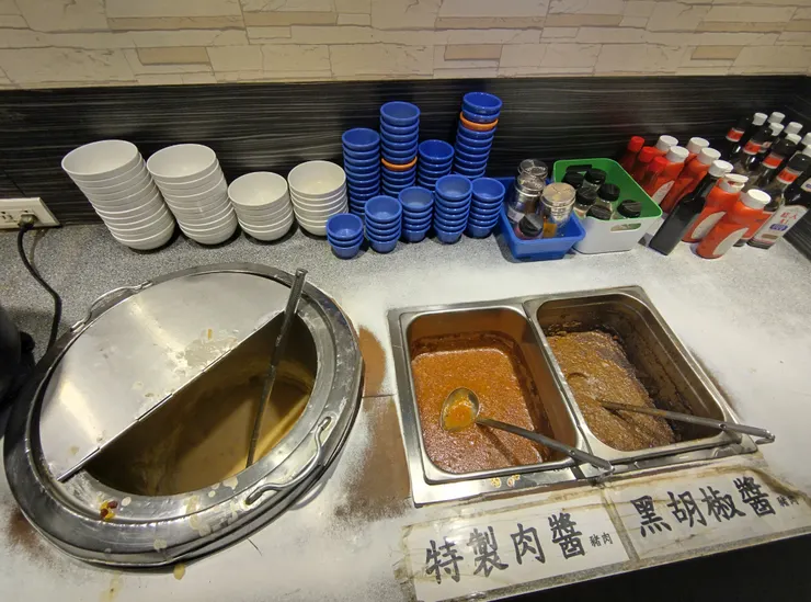 玉米濃湯 & 牛排醬