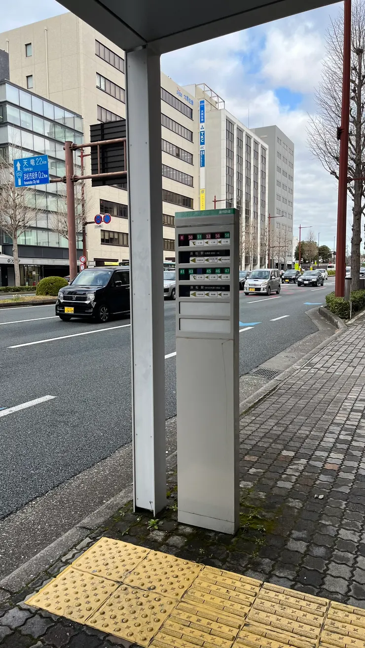 可以抵達的公車並不少。