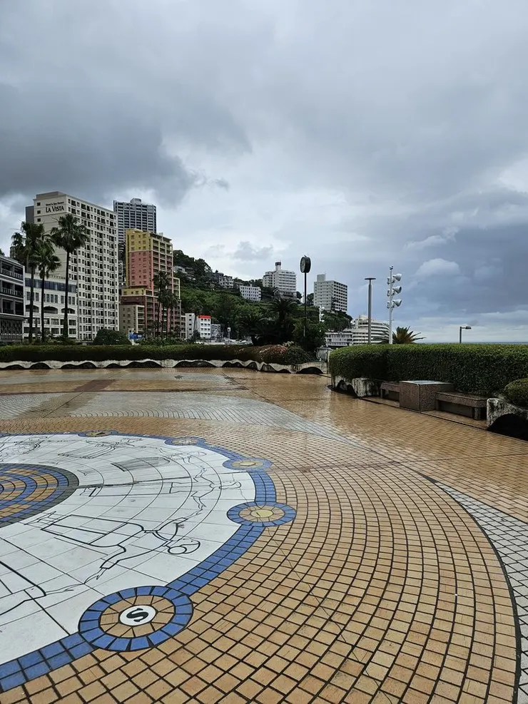 完全沒有陽光的陽光沙灘