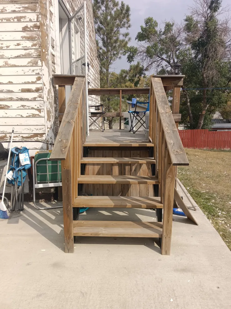 一個月約750CAD,約台幣2萬多,猜到了?