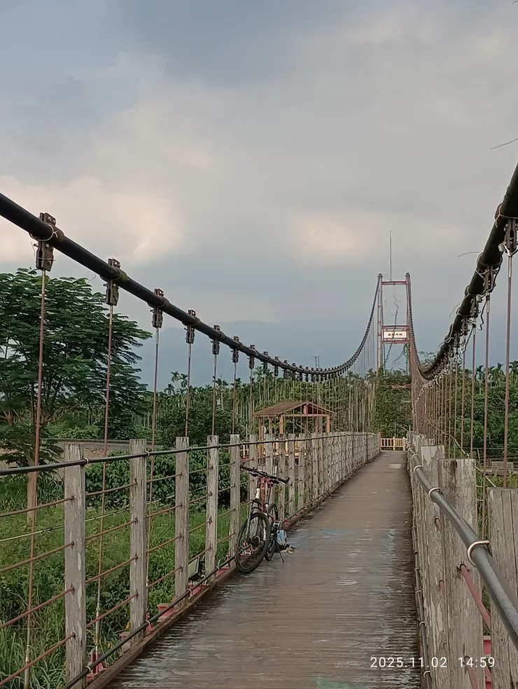 平生吊橋幾經過