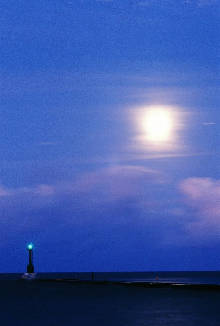 高雄旗津凌晨 月光海, 2011