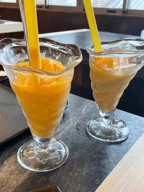 喝完一杯甜滋滋的芒果冰,暑氣全消。