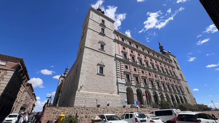 阿爾卡薩爾城堡曾是防禦工程， 其外牆是文藝復興時期的風格。