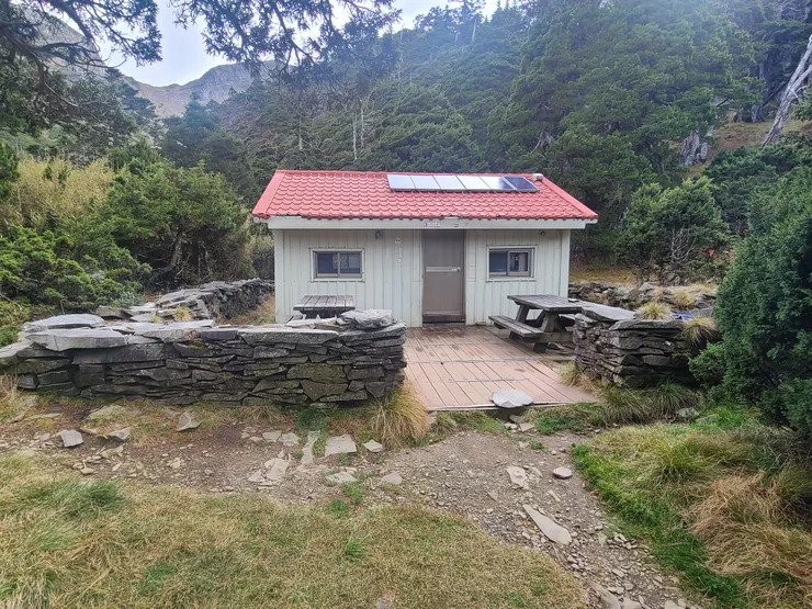 翠池山屋，名額很少沒睡過