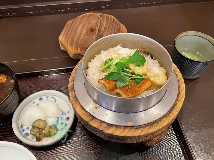 名不虛傳的美味釜飯。