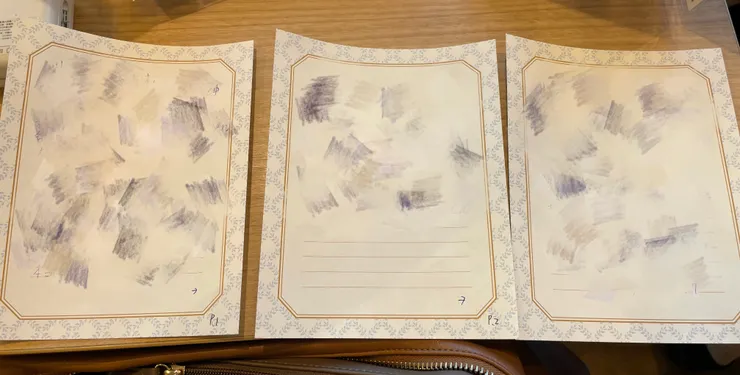 在速食店內用時趕緊寫了卡片