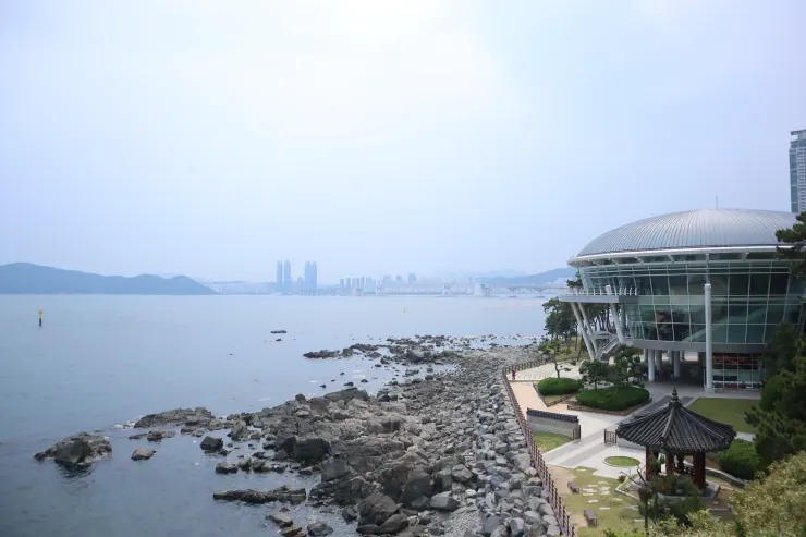 從冬柏島可以看到遠處的廣安大橋