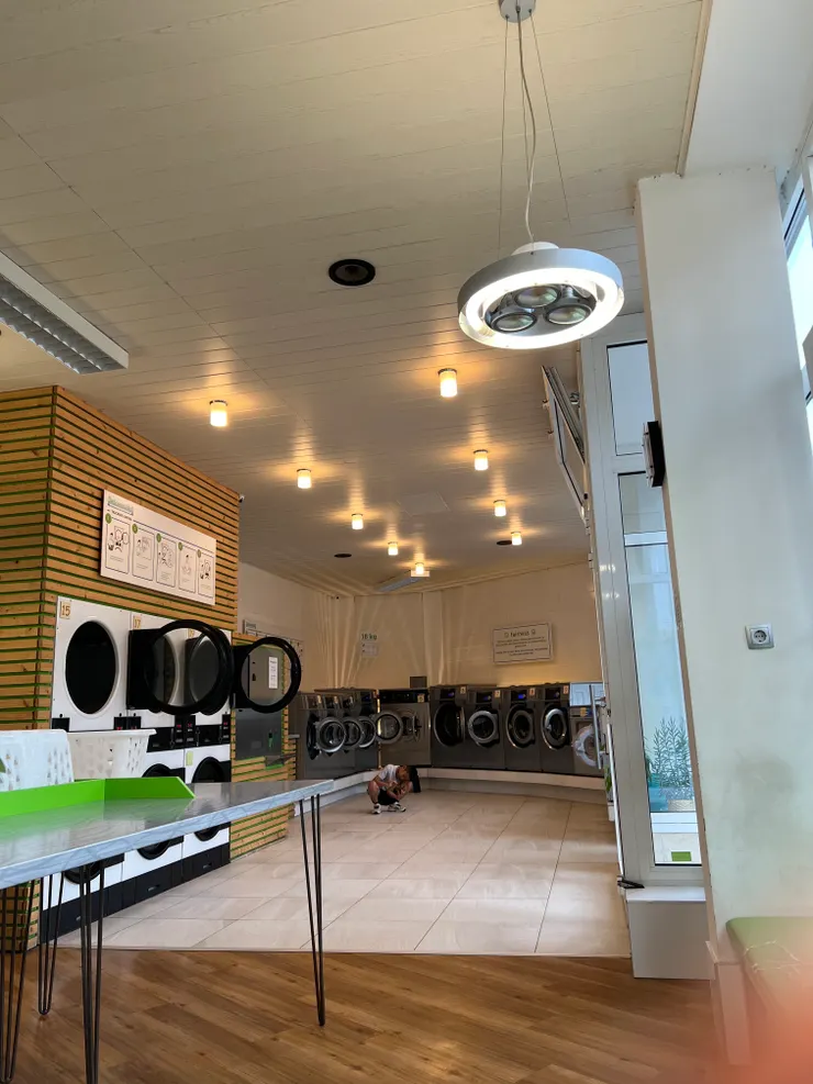 曼海姆自助洗衣店內裝