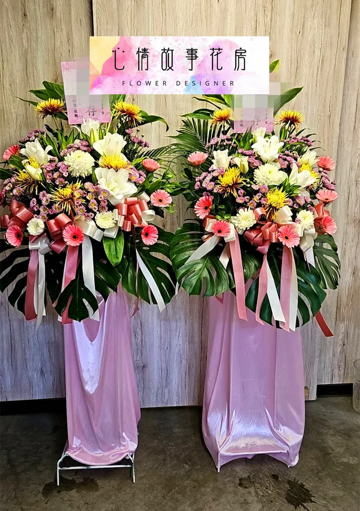 台南花柱、羅馬柱去哪買？開幕、告別式、祝賀專用，推薦【心情故事花房】！高CP值、用花新鮮、服務快速