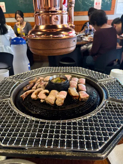 弘大必吃韓式烤肉！돈주는남자donjunam