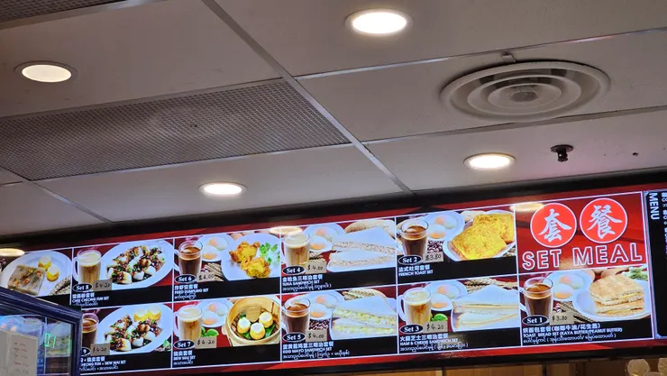 菜單上的每一樣套餐看起來都很好吃!這裡面的老闆應該都是緬甸人!