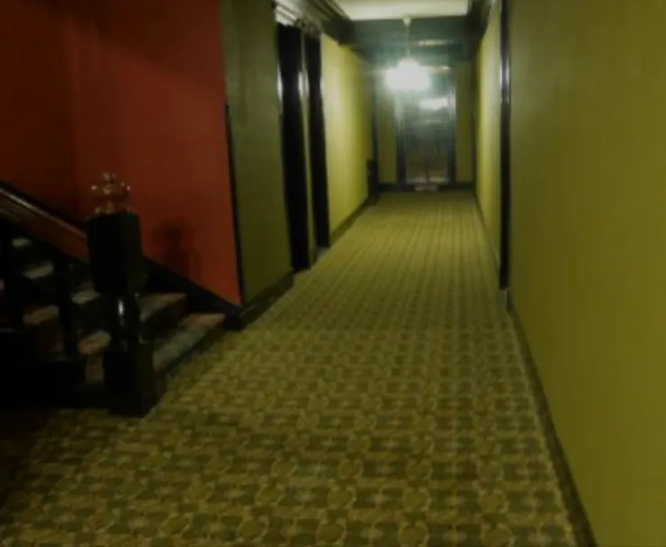 Crescent hotel & spa 靈異傳說頻傳，常有旅客拍到不明靈體。